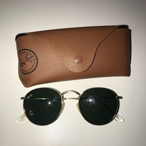 Rayban’s Unisex Round Metal Sunglasses